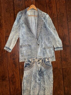Light Blue Acid-Wash Denim Blazer & Jeans with Stud Details